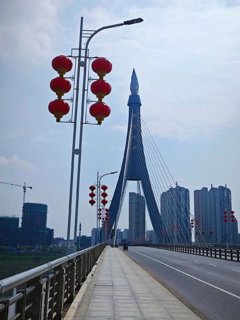 骑行第十四天.南昌到抚州,106公里.沿国道骑行,路况较好. - 抖音