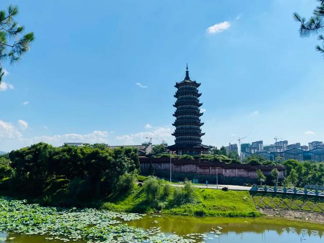 抚州旅游必去的十大景点 抚州是中国江西省的一个历史悠久,风景秀丽的" href="