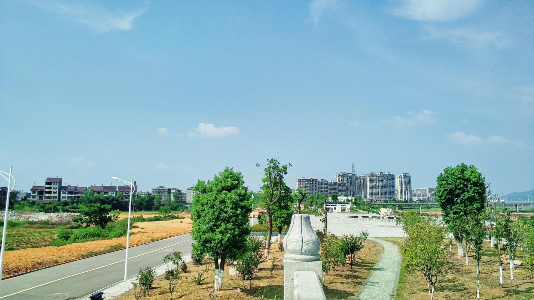 江西省抚州市南城县滨水公园南区-隐藏在车水马路中的惊艳美.